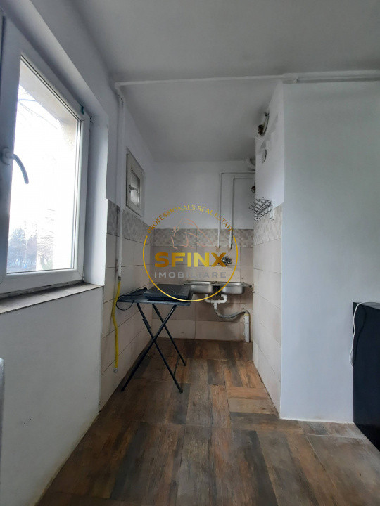 Piata Resita, apartament 2 camere etaj 1 in bloc de 4 etaje, comision zero