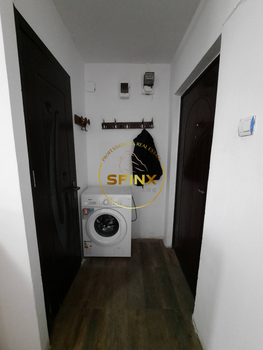 Piata Resita, apartament 2 camere etaj 1 in bloc de 4 etaje, comision zero