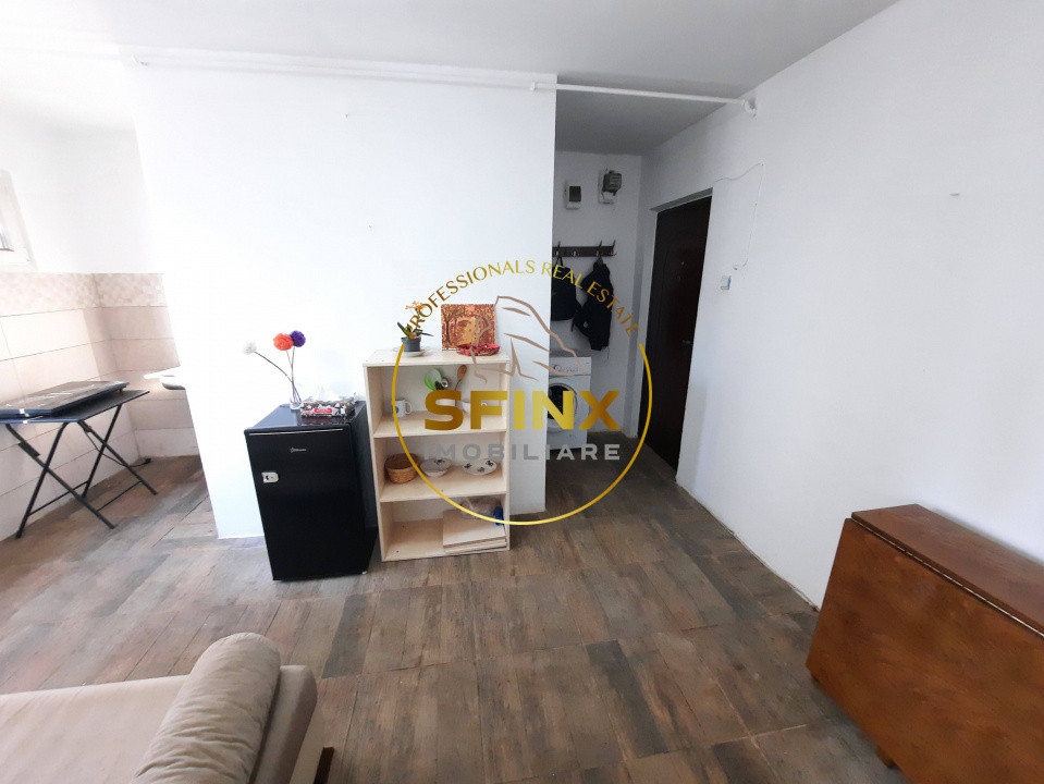 Piata Resita, vanzare apartament 2 camere etaj 1 bloc 4 etaje, comision zero