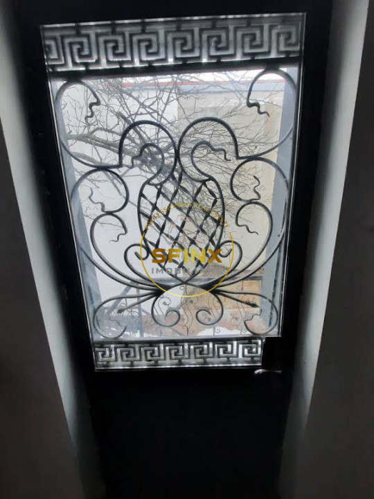 Parc Cismigiu, de vanzare vila interbelica cu 2 apartamente, curte, parcare