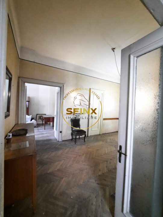 Parc Cismigiu, vanzare apartament 4 camere in vila interbelica