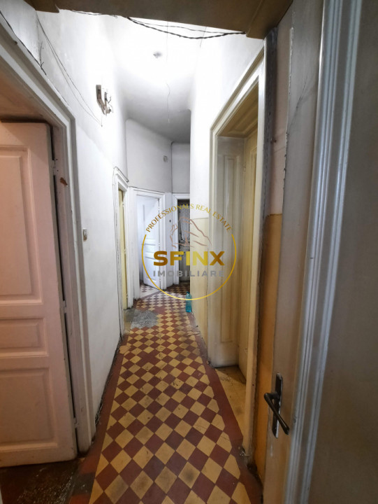 Parc Cismigiu, vanzare apartament 4 camere in vila interbelica