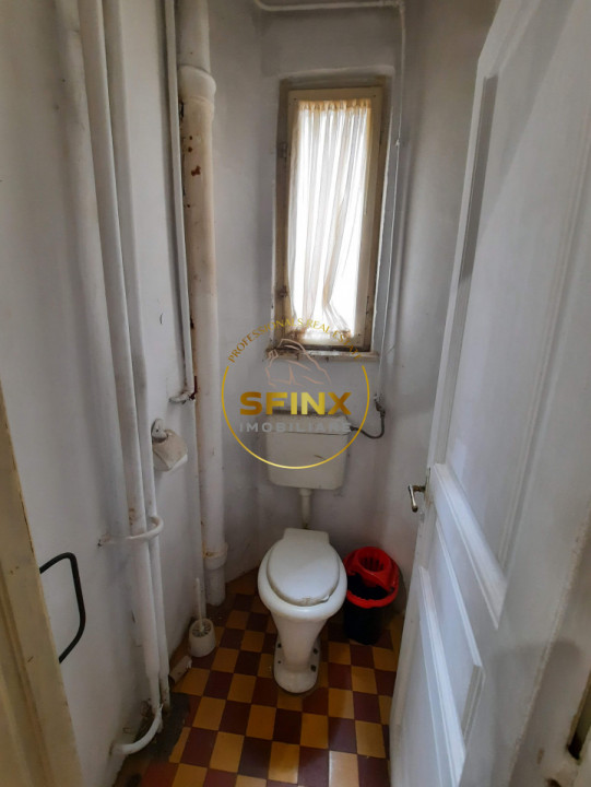 Parc Cismigiu, vanzare apartament 4 camere in vila interbelica