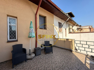 Casa 4 camere/ Piata Alba Iulia / curte/ terasa / centrala