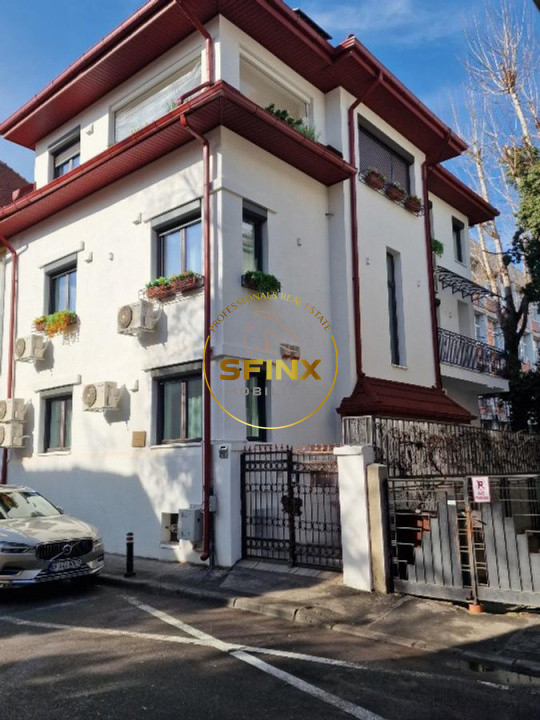 Piata Romana, duplex 5 camere in vila renovata integral, pentru birou