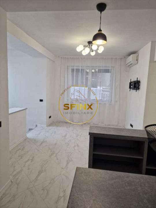 Piata Romana, duplex 5 camere in vila renovata integral, pentru birou