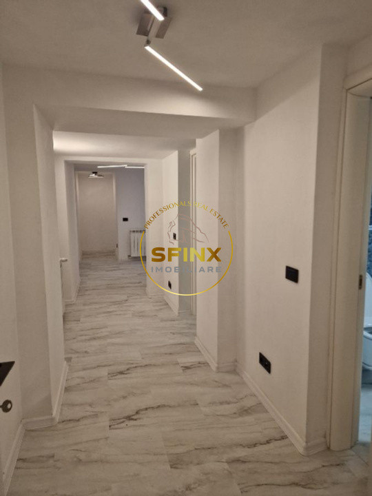 Piata Romana, duplex 5 camere in vila renovata integral, pentru birou