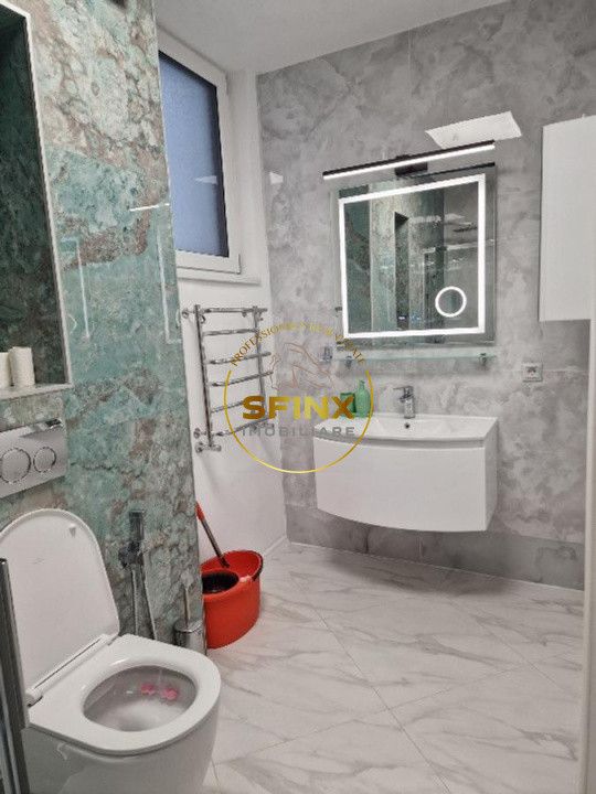 Piata Romana, duplex 5 camere in vila renovata integral, pentru birou