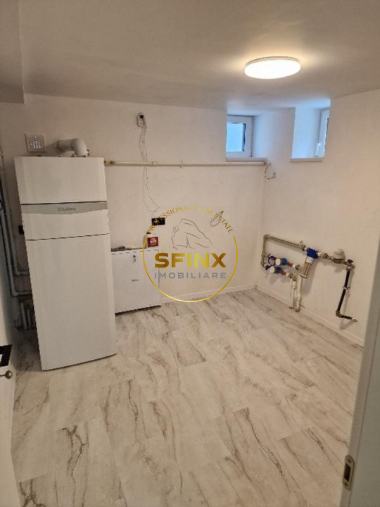 Piata Romana, duplex 5 camere in vila renovata integral, pentru birou