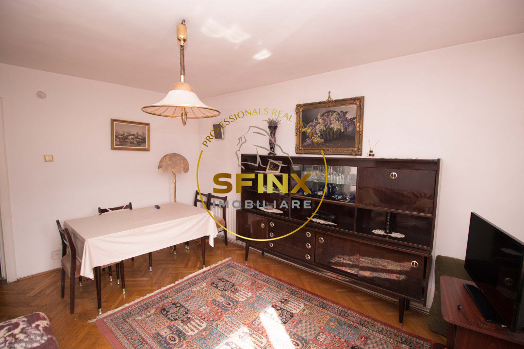 Apartament 4 camere cu scara interioara si garaj zona centrala