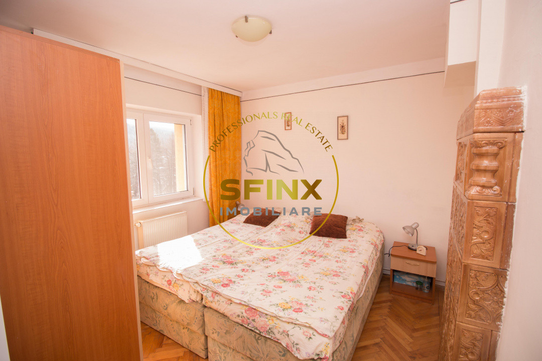 Apartament 4 camere cu scara interioara si garaj zona centrala