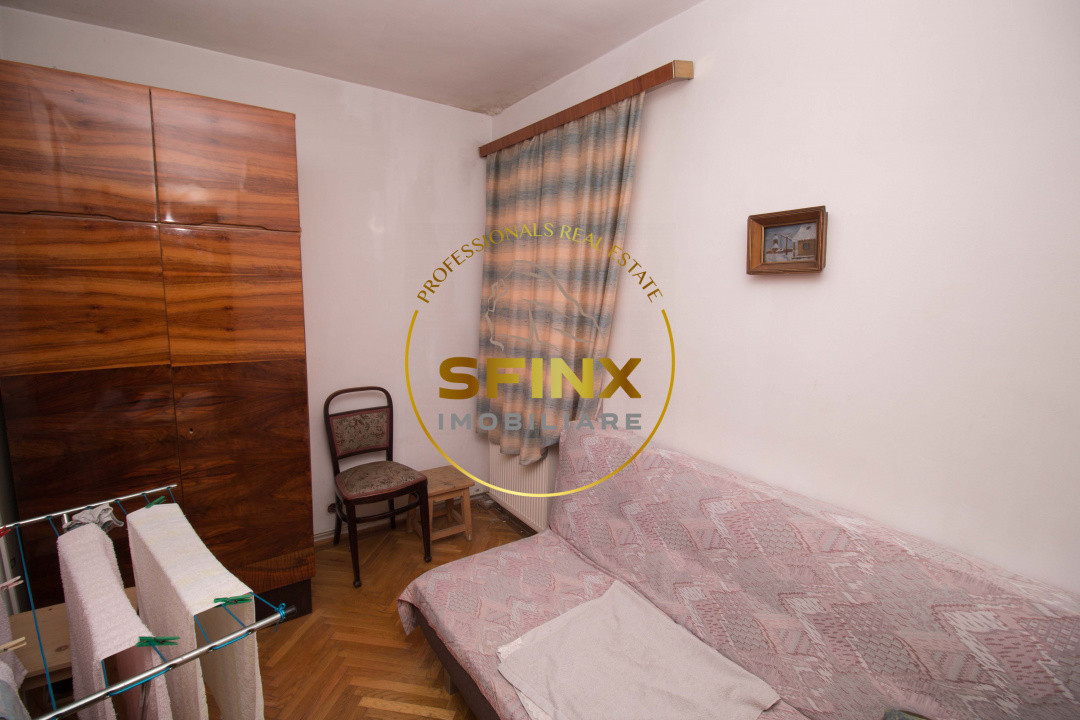 Apartament 4 camere cu scara interioara si garaj zona centrala