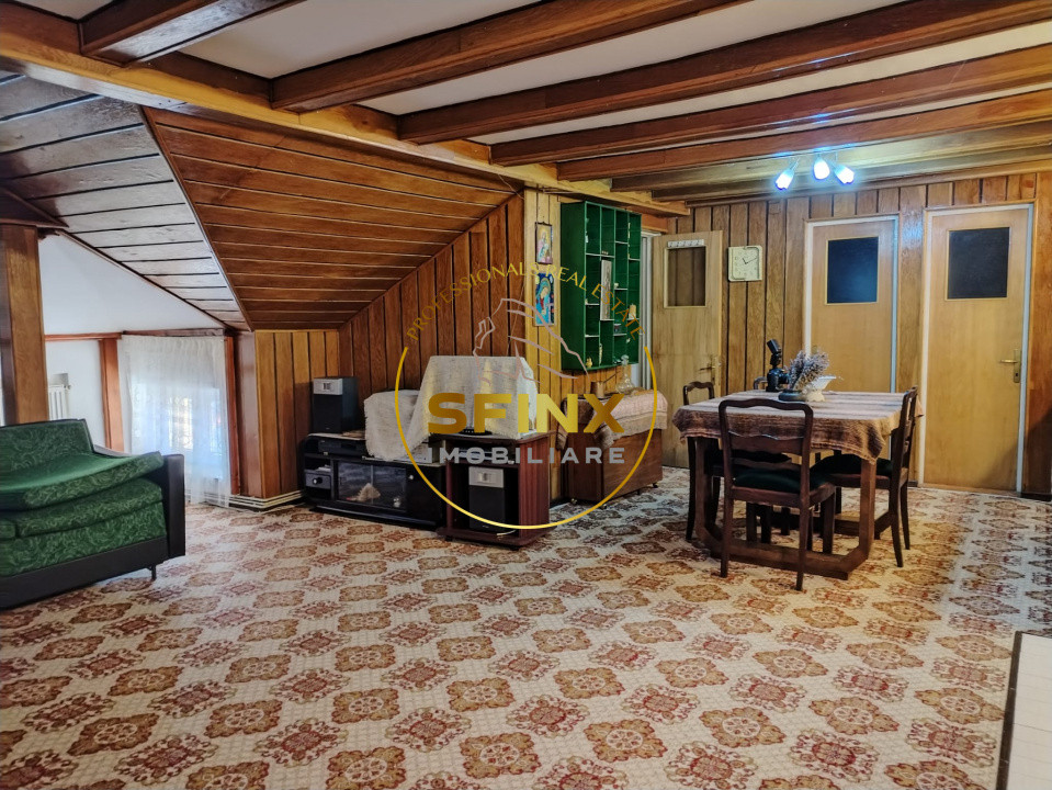 Apartament 4 camere cu scara interioara si garaj zona centrala