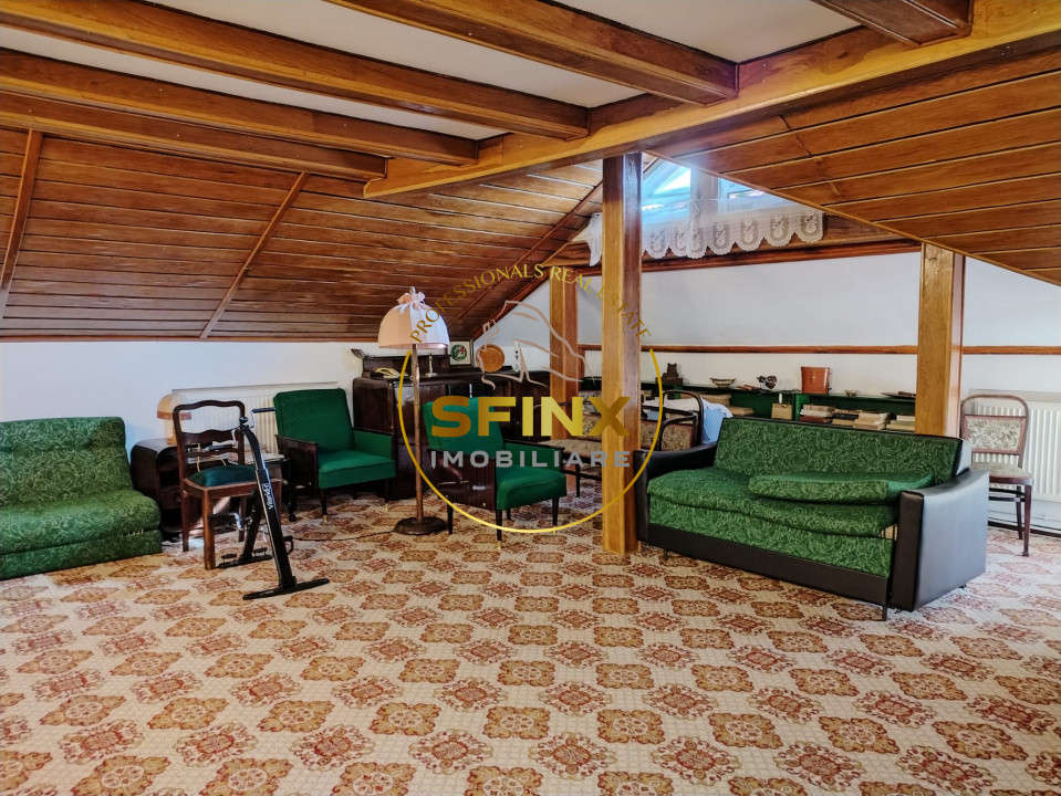 Apartament 4 camere cu scara interioara si garaj zona centrala