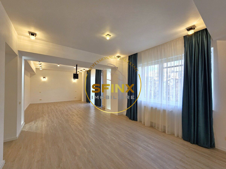 Baneasa Residential Park, 5 bedroom villa with large courtyard, parking, garage