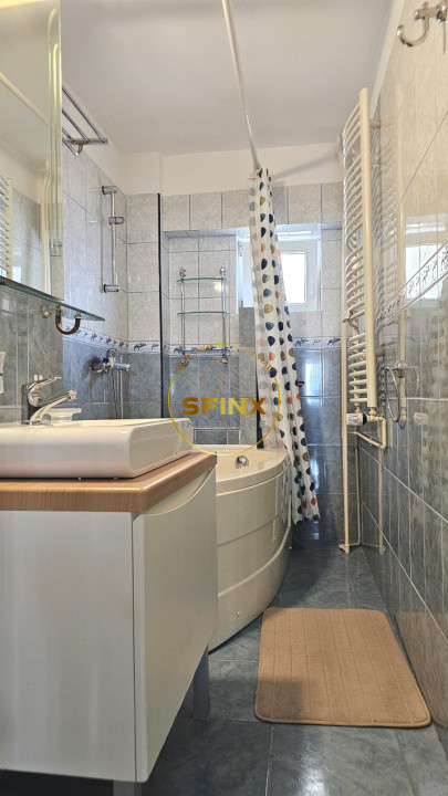 3 camere  Piata Alba Iulia/ Decebal/ bloc 92/ decomandat/ 2 bai/ 2 balcoane