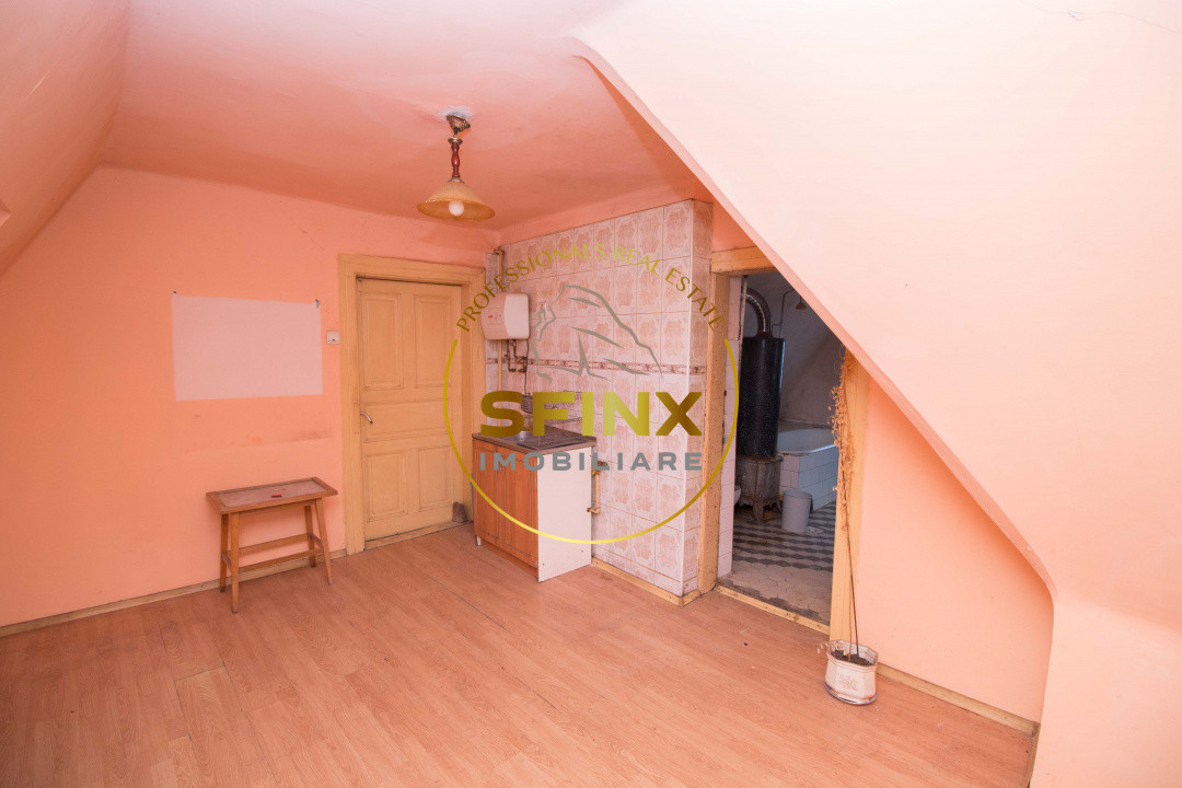 Vila Viorica Kogalniceanu - monument istoric de vanzare central Sinaia