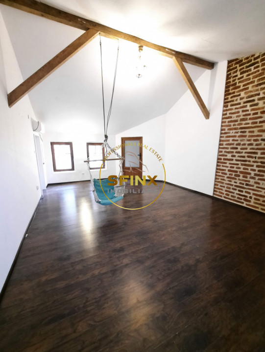 Langa Parcul Cismigiu  vanzare apartament  2 camere mansarda vila interbelica