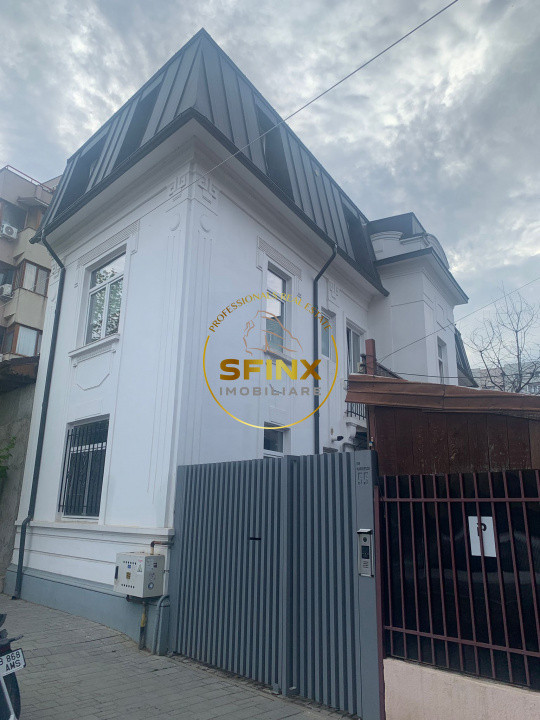 2 camere in vila/ Mosilor/ Obor/ metrou/ curte  