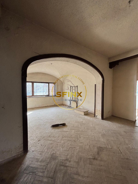Vila interbelica somptuoasa, Sinaia. Necesita renovare, oportunitate