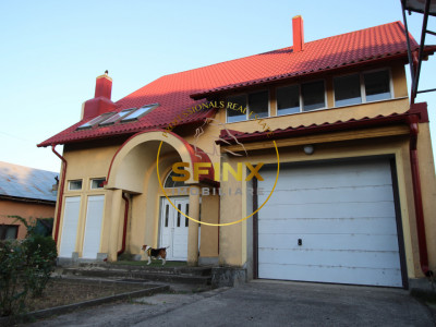 Vila superba, teren 1000mp, cu iesire la lac, Peris 