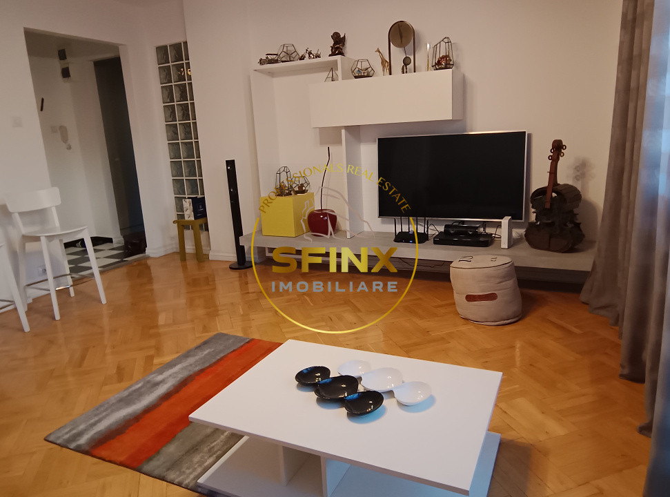 Apartament de 4 camere, superb, zona Calea Victoriei, bloc interbelic