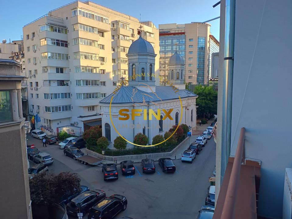 Apartament de 4 camere, superb, zona Calea Victoriei, bloc interbelic