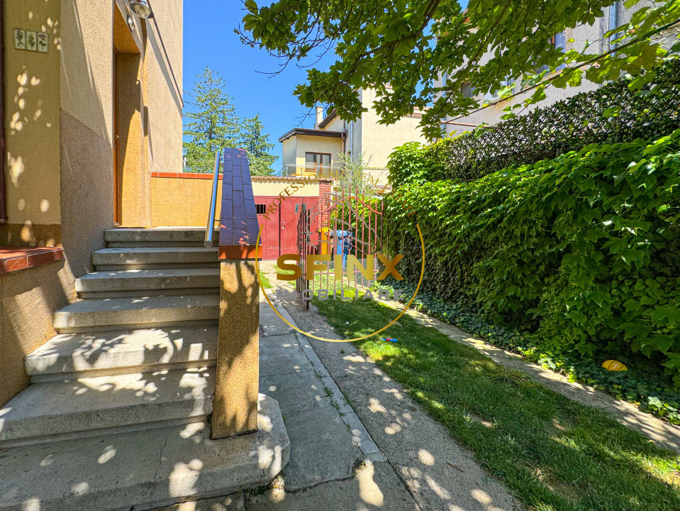 Casa Vatra Luminoasa | 6 camere | Curte proprie | Garaj