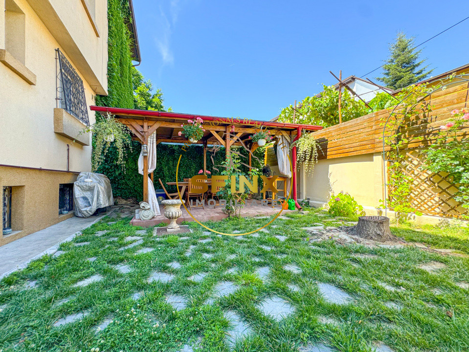 Casa Vatra Luminoasa | 6 camere | Curte proprie | Garaj