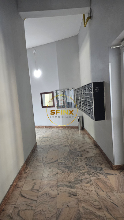 Garsoniera decomandata/ Piata Alba Iulia/ Decebal/ renovata