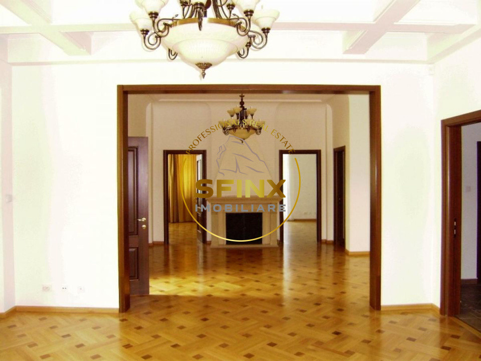 Dorobanti Capitale, parter de vila interbelica, curte proprie 300mp
