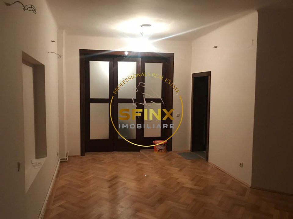 Birou 4 camere et 1/2 Victoriei, Vila