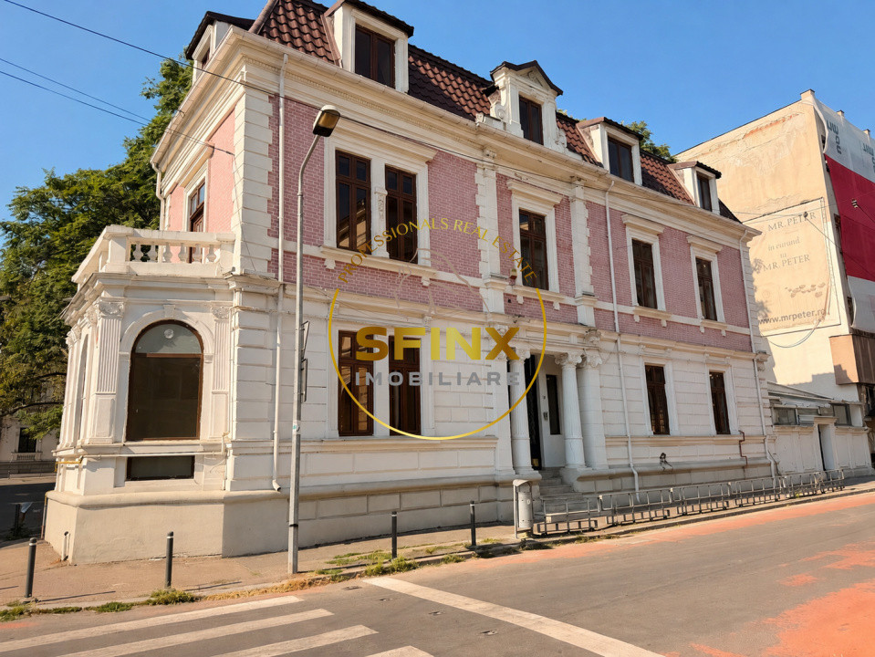 Vilă P+2+M | Ultracentral | 440 mp | 3 intrări 