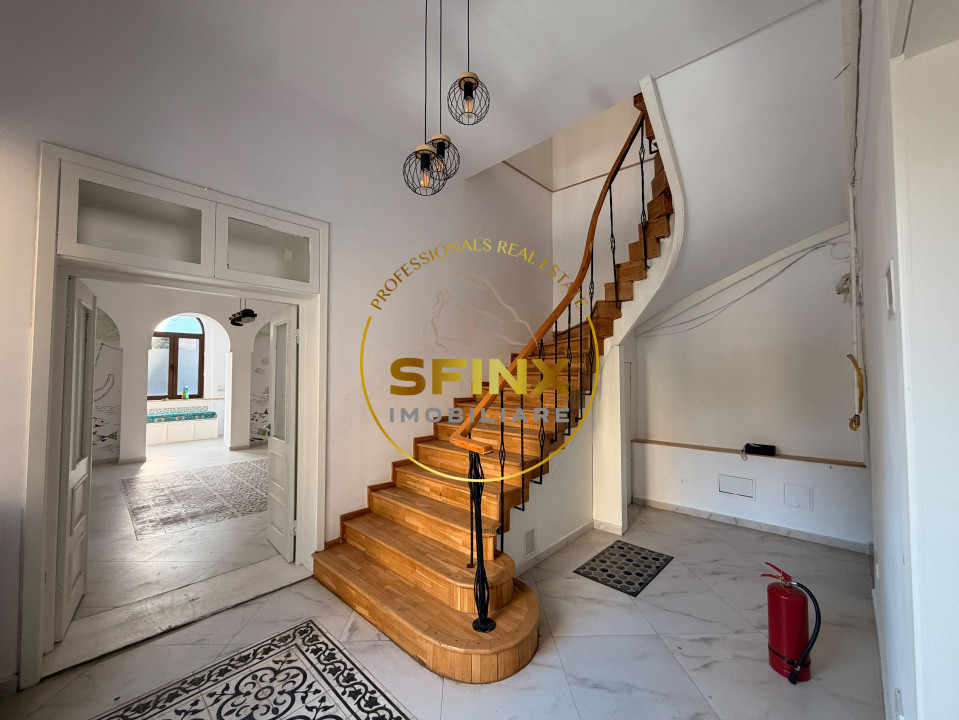 Vilă P+2+M | Ultracentral | 440 mp | 3 intrări 