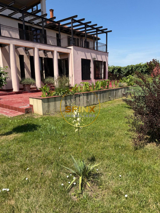 Domeniu privat la lac | 7.500 mp, piscină interioară, tenis și ponton