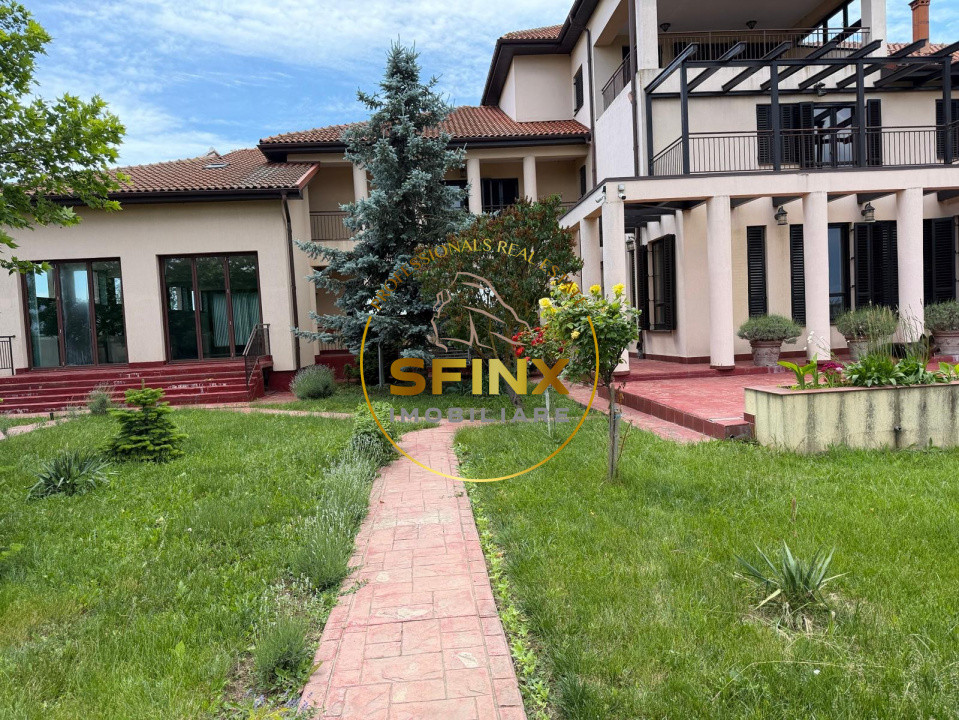 Domeniu privat la lac | 7.500 mp, piscină interioară, tenis și ponton