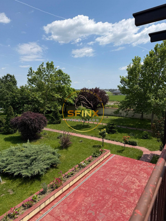Domeniu privat la lac | 7.500 mp, piscină interioară, tenis și ponton