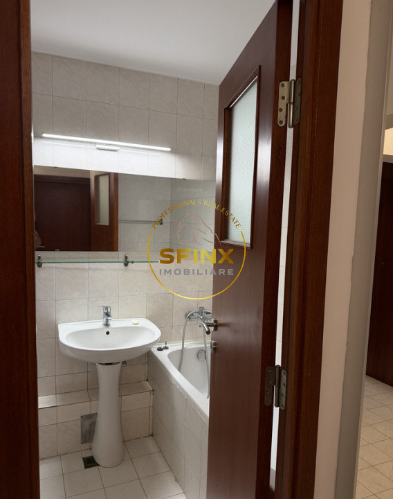 Stefan Cel Mare/ Dorobanti/ 2 camere decomandat/ metrou/ centrala termica