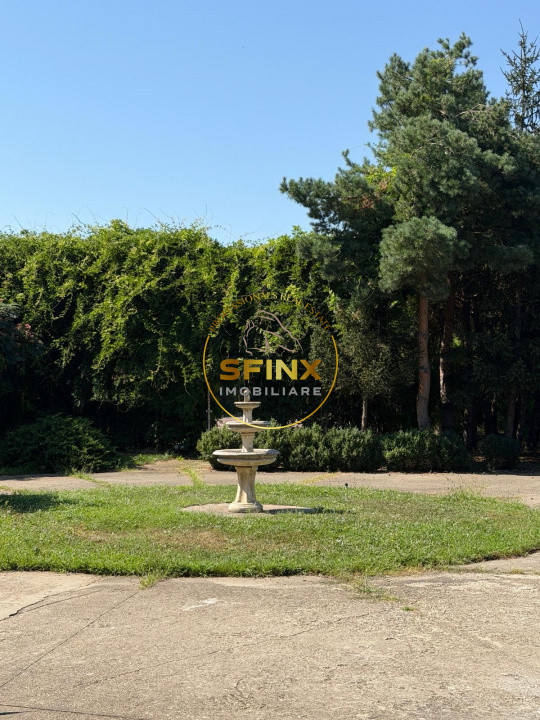 Domeniu privat la lac | 7.500 mp, piscină interioară, tenis și ponton
