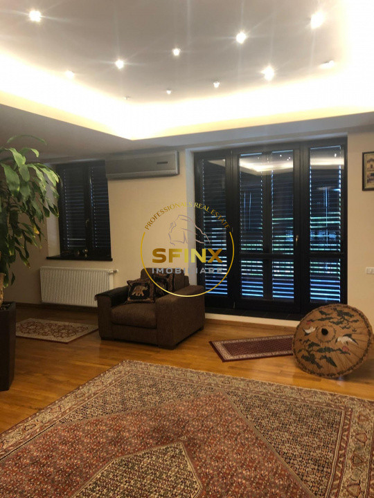 Domeniu privat la lac | 7.500 mp, piscină interioară, tenis și ponton