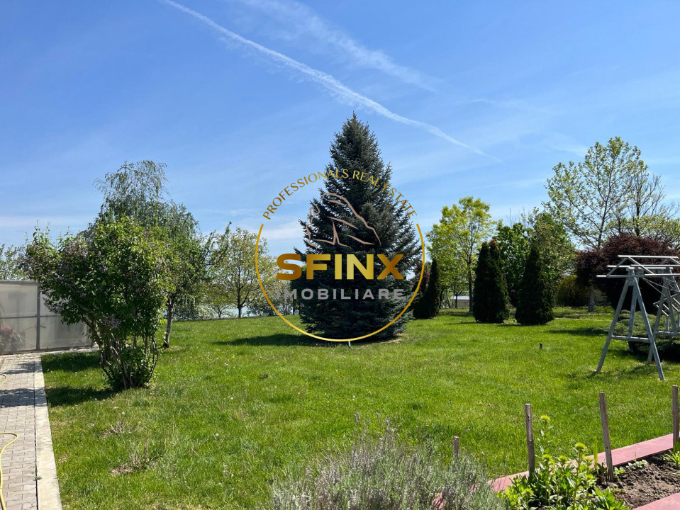 Domeniu privat la lac | 7.500 mp, piscină interioară, tenis și ponton