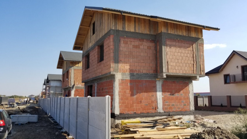 Casa de Vanzare cu Mansarda si Teren de 350mp in Dragomiresti Deal, Comision 0