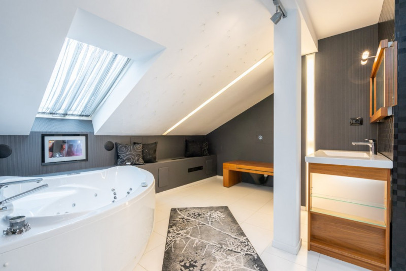 Vila la lac, 7 camere, mobilata&utilata lux, piscina, Crevedia